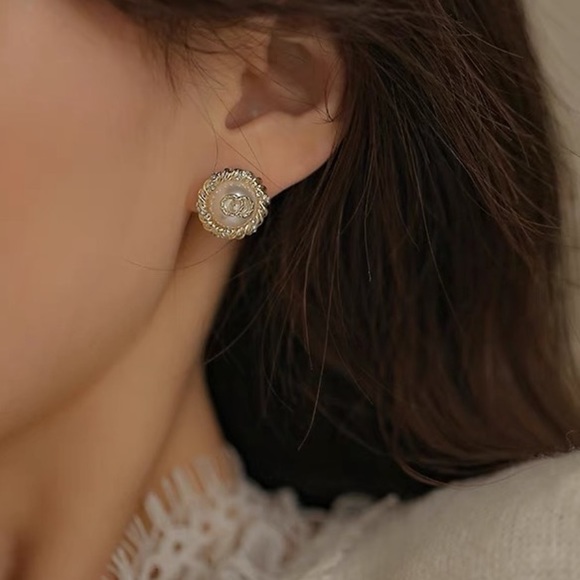 💎PRICE🔻 Double Circle Pearl Earrings jewelry designer inspired - Picture 6 of 7